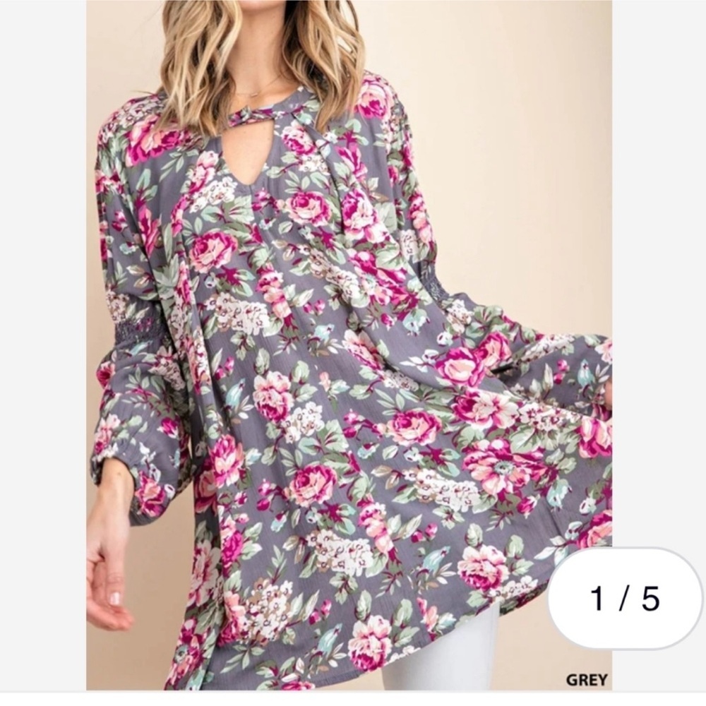 Umgee gray floral swing tunic size small